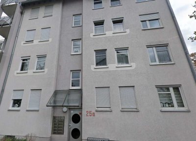 Schöne 2 ZKB Wohnung  in  ruhiger Lage zu vermieten !