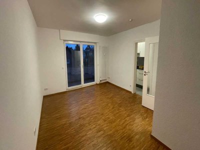 Charmante 1,5-Zimmer- 2 Obergeschoss mit Balkon, Garage