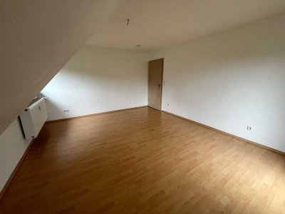 Freundliche und sanierte 4-Zimmer-Dachgeschosswohnung mit Balkon und EBK in Baiersbronn