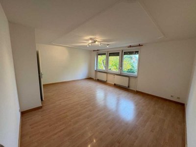 100 m² große 4-Zimmer-Wohnung mit großem Garten & Parkplatz in Berlin-Spandau (Gatow)