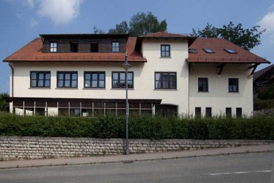 4,5-Zi.-EG-Wohnung mit großzügiger Terrasse im Herzen von Rottenburg