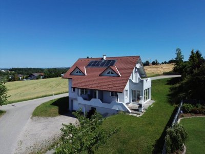 RESERVIERT! Gepflegtes ETZI-Haus mit XL-Grundstück, XL-Terrasse, Doppelgarage in traumhafter Siedlungsrandlage zum kleinen Preis in Eberschwang