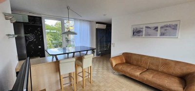 Möblierte, renovierte 2-Zimmer-Wohnung in Rheinnähe mit gehobener Innenausstattung in Köln Niehl