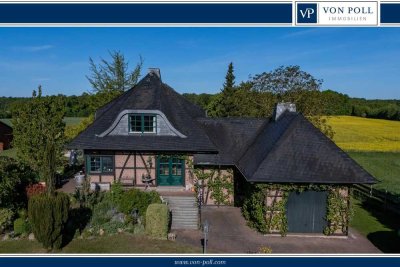 Fachwerk-Landhausvilla mit Stil, Eleganz und modernster Ausstattung auf großem Grundstück