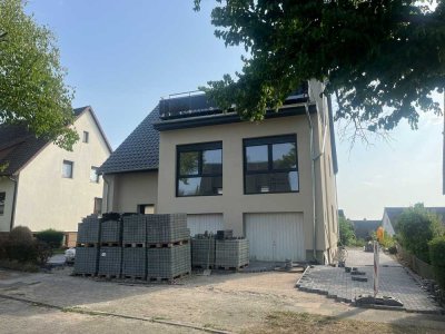 Drei Eigentumswohnungen in einem stilvoll saniertem Dreifamilienhaus – Effizienz trifft Design