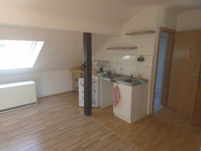 Helle 1-Zimmer Dachgeschosswohnung in Hofheim am Taunus