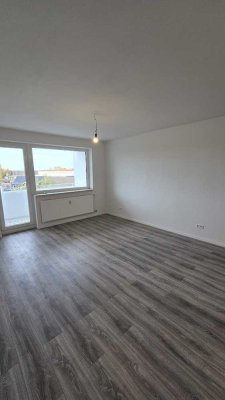 Traumhaft schöne komplett sanierte 3 Zimmer Wohnung mit Balkon in Gelsenkirchen zu vermieten