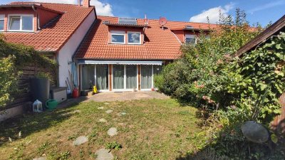 Schönes 5-Zimmer-Reihenmittelhaus mit Fußbodenheizung, EBK und Feldrandlage in Niddatal-Assenheim