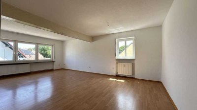 Modernisierte 2,5-Zimmer-Wohnung mit Balkon im 1. Obergeschoss –Wohnkomfort in ruhiger Lage