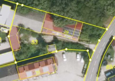 Grundstück mit Altbestand und Gewerbeeinheit  -Hier schlummert viel Potenzial-