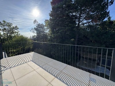 MODERNE PENTHOUSEWOHNUNG IN KOMPLETT RESTAURIERTER JAHRHUNDERTWENDEVILLA - ERSTBEZUG