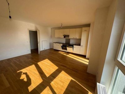 Schöne 3 Zimmer Wohnung mit Küche WARMMIETE WARMWASSER INKLUDIERT