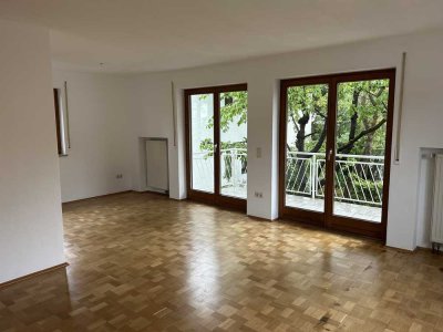 3 Zimmer Wohnung mit großem Balkon
