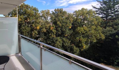Zentral begehbare 3-Zimmer-Wohnung mit Extra-Küche im 19. Bezirk, Hofzeile - Balkon, Ruhelage, Grünblick