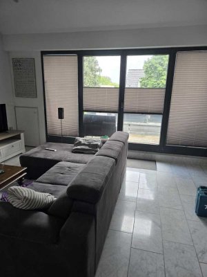 Exklusive 1-Zimmer-Maisonette-Wohnung mit geh. Innenausstattung mit Balkon und EBK in Düsseldorf