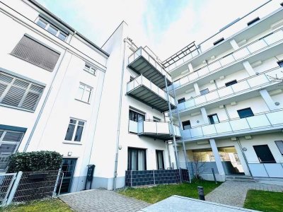 Großzügige, neuwertige 2-Raum-Wohnung mit gehobener Innenausstattung mit EBK in Nürnberg