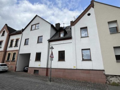 - Großzügiges Ein-/Zweifamilienhaus in ruhiger Lage von Koblenz-Rübenach -