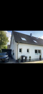 Familienfreundliche, moderne Doppelhaushälfte in ruhiger Lage
