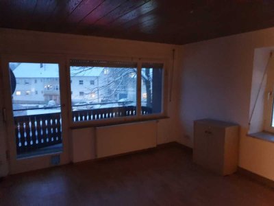 Geschmackvolle 4-Raum-Wohnung mit Balkon und Einbauküche in Giengen an der Brenz
