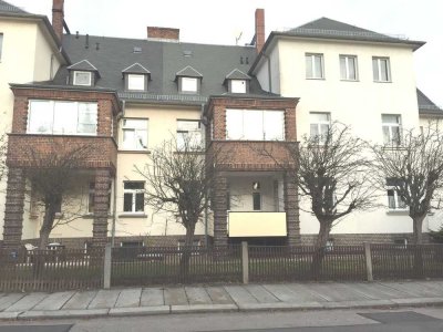2-Raumwohnung | zentral gelegen | Wohnzimmer mit Balkon | großer Garten | sehr ruhig gelegen!