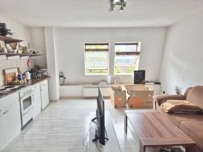 2-Zimmer-Dachgeschosswohnung im Zentrum von Neuss