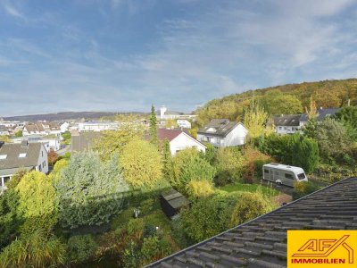 In Neheims bester Wohnlage - Dachgeschoss mit Ausblick!