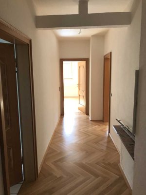Geräumige, vollständig renovierte 3-Zimmer-Wohnung in Rösrath