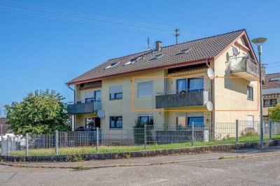 Charmante 2-Zimmer-Wohnung mit Balkon, Massivholzparkett und Garage in ruhiger Lage