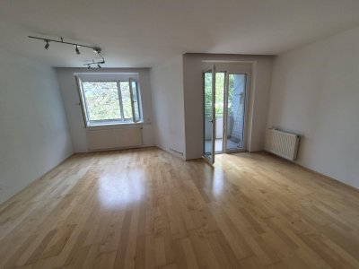 TOP GEPFLEGTE 3 ZIMMER WOHNUNG MIT LOGGIA