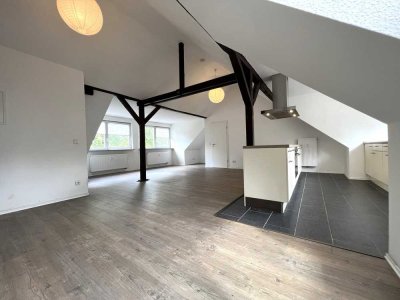 +++ MODERNER DACHGESCHOSSTRAUM - SCHICKE EBK inklusive ! +++