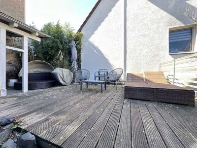 ***Besondere 3 Zimmer Erdgeschosswohnung mit Whirlpool, Terrasse & Garage in Hetjershausen** *