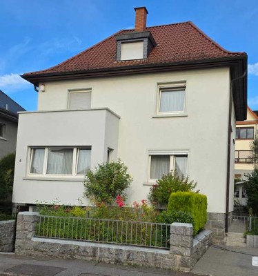 Modernisiertes Einfamilienhaus mit Garage in Weinheim