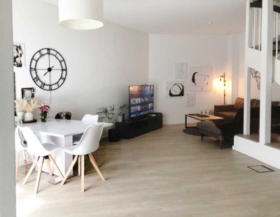 Neuwertige 2-Raum-Maisonette-Wohnung mit Balkon und Einbauküche in Stade