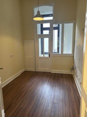 Großzügige 4-Zimmer-Wohnung im 2. OG in Wiesbaden-Südost