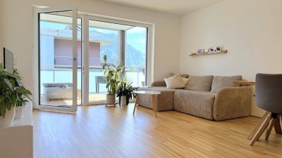 Komfortables Wohnen auf ganzer Linie: Neuwertige Wohnung mit Traunsteinblick
