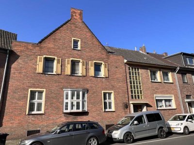 Rentables Mehrfamilienhaus mit 4 Wohnungen im Zentrum von Emmerich 
Gasthausstraße 3