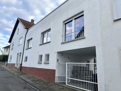 Langen - Attraktive 2,5-Zimmer-Wohnung mit EBK und Außenstellplatz