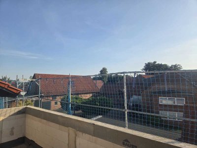 Genießen Sie den Blick über Stederdorf von der 2-Zimmer-Dachterrassenwohnung im Neubau