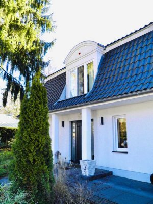 Neubau-Villa aus 2013, hervorragende Ausstattg, zusätzl. Massivhaus von 44 m², beste Gegend!!