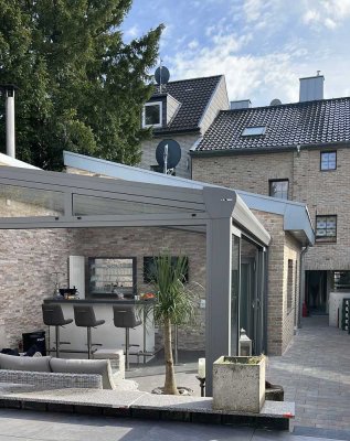 Attraktives 7-Zimmer-Reihenhaus mit Sommergarten in Würselen, provisionsfrei von Privat zu verkaufen