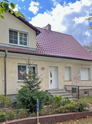 Provisionsfrei für den Käufer … feines kleines Haus mit großer grüner Oase und Pool...