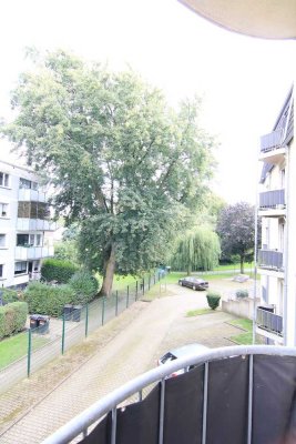 Erstbezug nach Renovierung - schönes Single-Appartement mit Balkon u. Küche