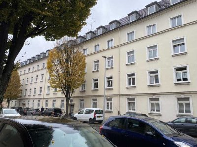 Schöne, gut geschnittene 2-Zimmer-Wohnung, Wohnküche, Einbauküche, Balkon in Aachen, zentrale Lage.
