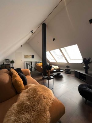 WOW!!! Teilmöblierte Maisonette-Wohnung mit Klimaanlage, TG-Stellplatz, Balkon in Wiesbaden-Mitte!