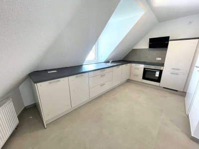 Schicke 3-Zimmer-Wohnung mit neuer Einbauküche und Tageslichtbad - Erstbezug nach Sanierung