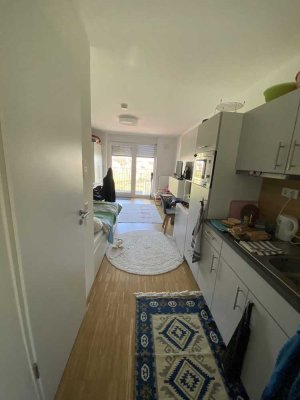 Neuwertige 1-Zimmer-Apartment mit Balkon und EBK in Mannheim