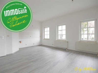 Sonniges Wohnen mit großer Wohnküche und Stellplatz!