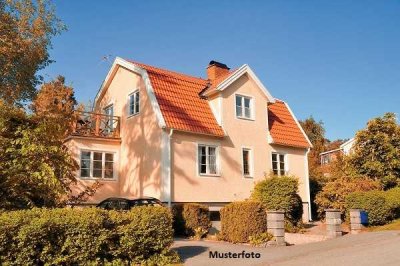 2-Familienhaus mit Garage - provisionsfrei