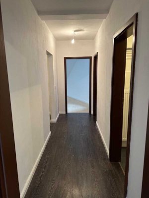 Helle 2-Zimmer-Wohnung mit Küche und Tiefgaragen Stellplatz in Trostberg