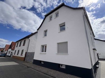 Stilvolles Wohnen mit Charme! Anspruchsvoll saniertes 2 Familienhaus -im WEG-Verbund- in Worfelden
